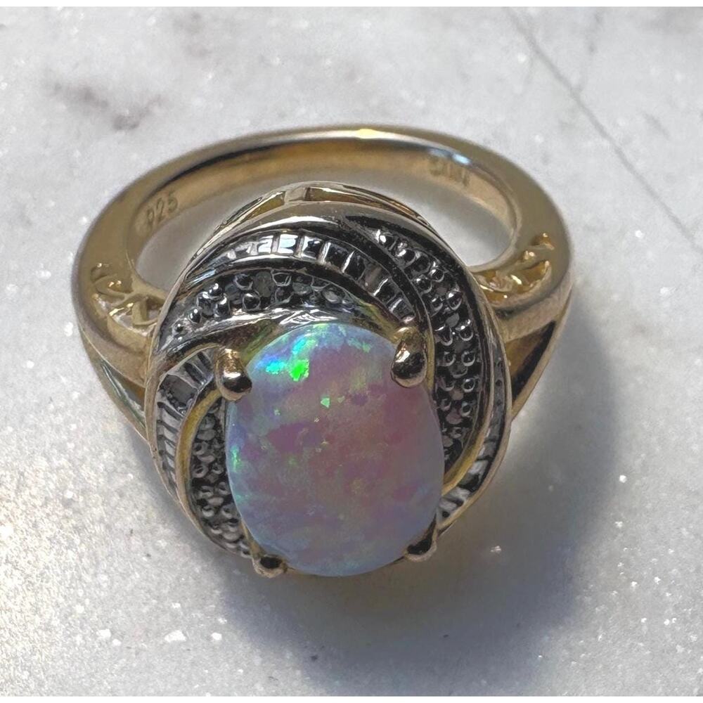 Vintage VTG Opal ring made with 925 sterling silver but gold colored marked SUN